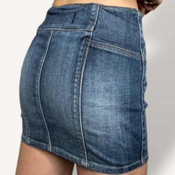 Abercrombie and Fitch Y2K Zip Front Denim Mini Skirt - Picture 2 of 10